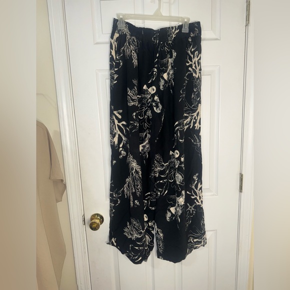 A New Day Flowy Pants - Picture 8 of 8